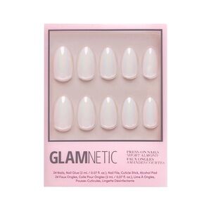 Glamnetic MOONLIGHT
Short Almond